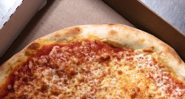 Top Tomato Bar & Pizza