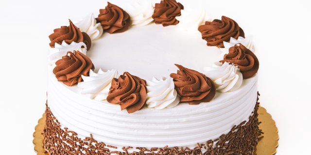 10" Chocolate Fudge Cake