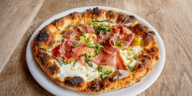 Pizza Stracciatella Pizza