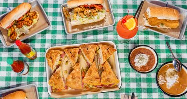 Daisy's Po- Boy and Tavern