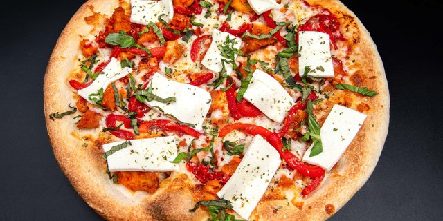 Chicken Bella Pizza