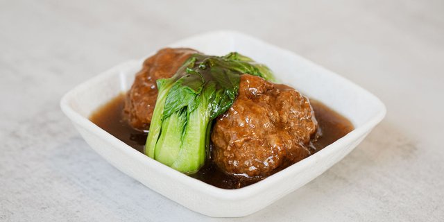 Braised Lion’s Head Meatballs