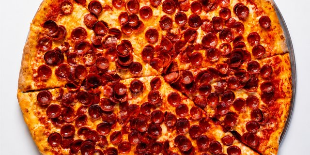Pepperoni w/ Hot Honey Pizza Pie