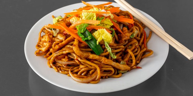 Chicken Lo Mein