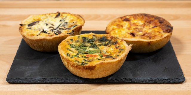 Spinach & Tomato Quiche