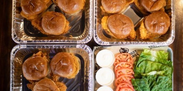 ECW+G Crispy Buffalo Sandwich Platter