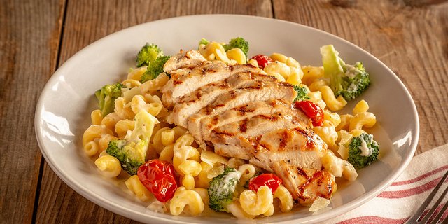 Chicken & Broccoli Alfredo Platter