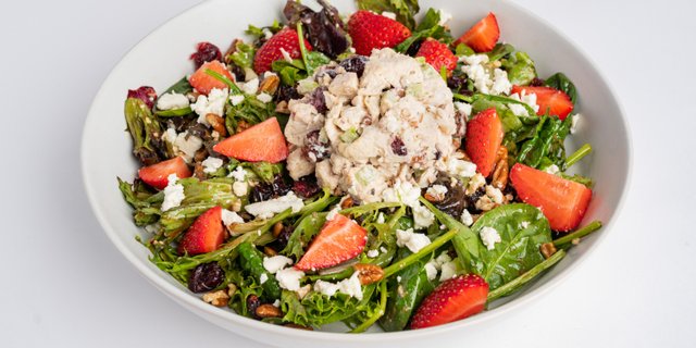 Berry Balsamic Salad