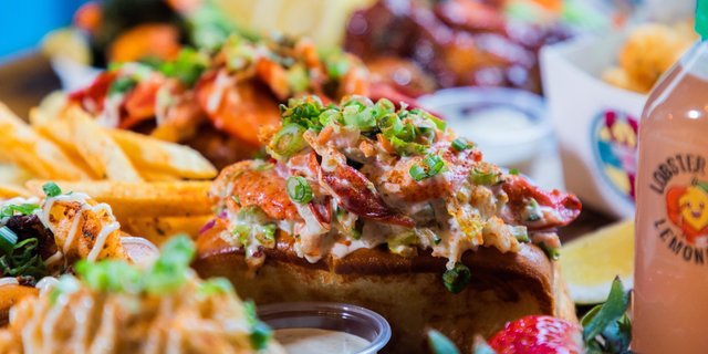 Connecticut Style Lobster Roll