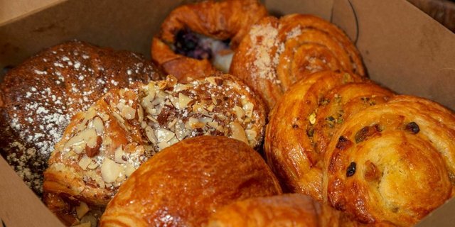 Large Pastry Tray