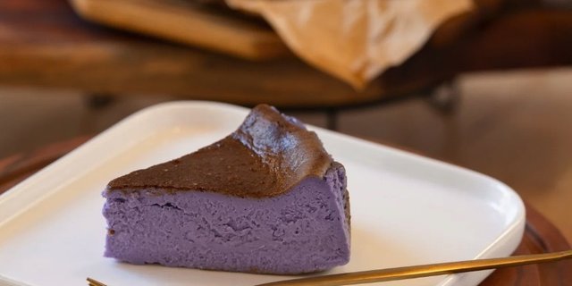 Ube Basque Cheesecake