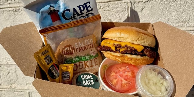 Double Cheeseburger Boxed Lunch
