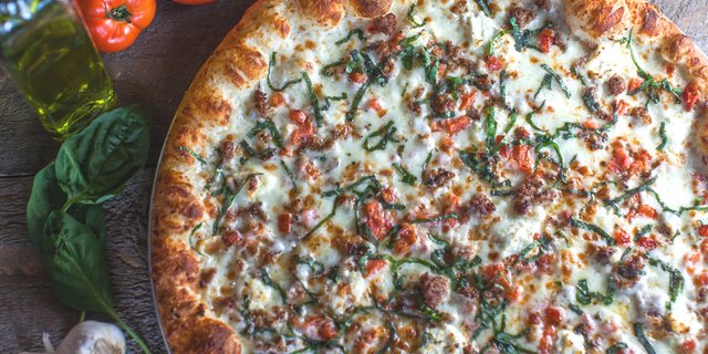The Pearl 14" Pizza