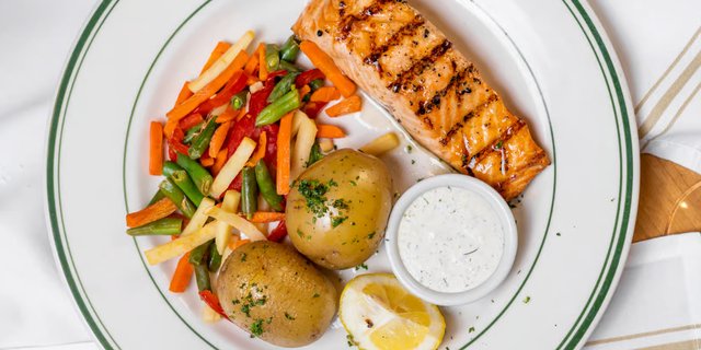 Fresh Atlantic Salmon Meal