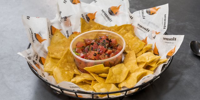 Hawaiian Ahi Poke & Chips