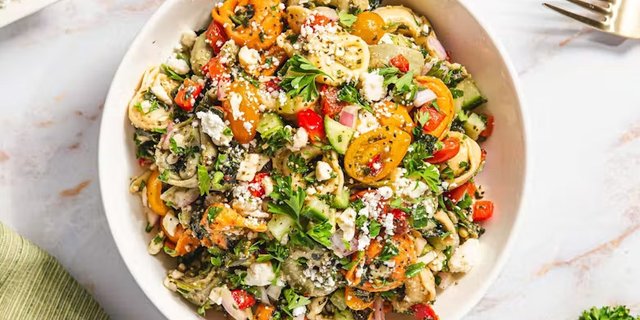 Mediterranean Tortellini Pasta Salad