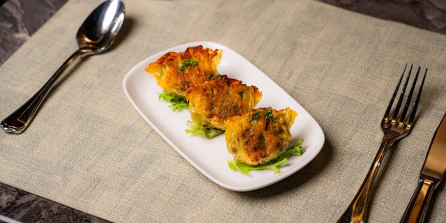 Chive Pork Shrimp Dumpling