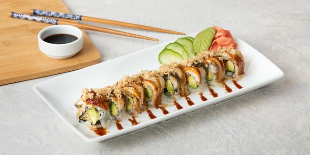 Eel & Avocado Roll