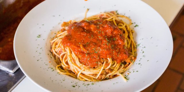 Spaghetti w/ Meat Sauce