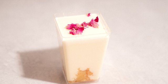 "The Rose Petal" Cake-Shooters (12 Pieces)