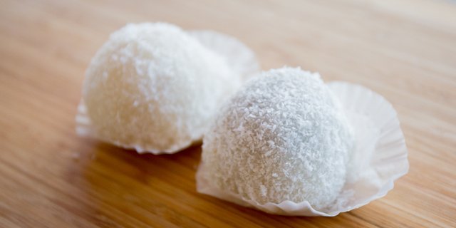 Peanut Snowball Mochi