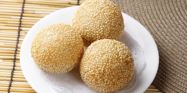 Deep-Fried Sesame Balls