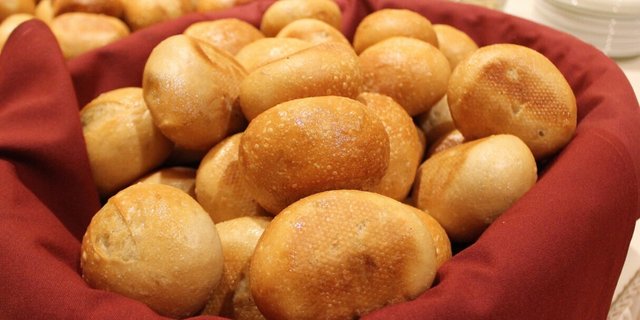 Dinner Rolls & Butter
