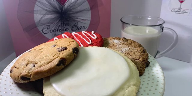 Milk & Cookies For a Crowd