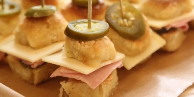 Ham, Cheddar, & Jalapeño Mini Biscuits