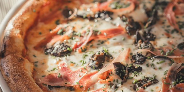 Speck Pizza