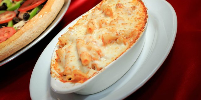 Baked Ziti Pizza