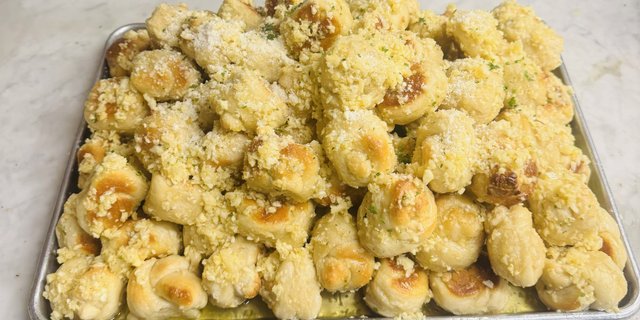 Garlic Knots