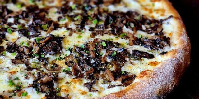 10" Woodsman Pizza