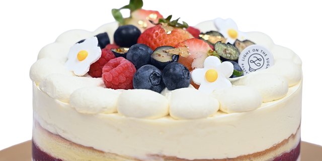 Berry Chantilly Cake