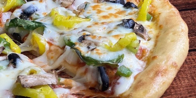 Veggie Hand-Tossed Pizza