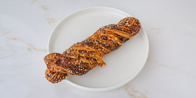 Cheddar Pretzel Twist