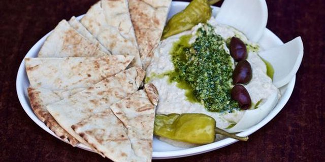 Hummus bi Tahini