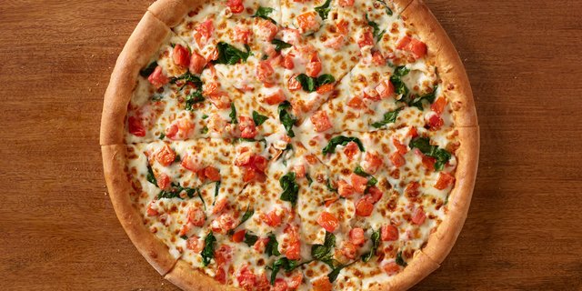 Spinach & Tomato Alfredo Pizza