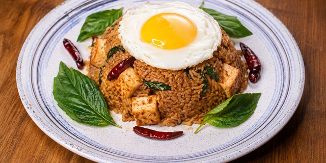 Khao Klook Kaprow (Basil Fried Rice)