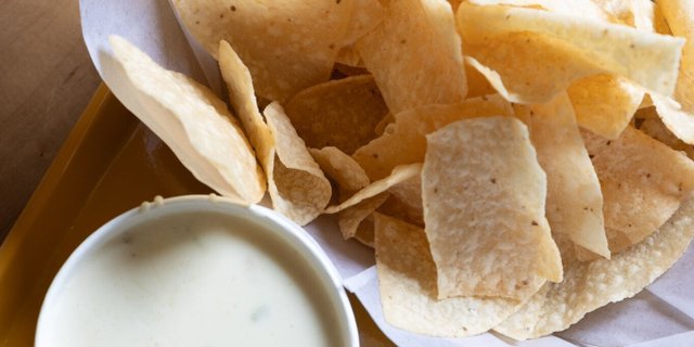 Chili Con Queso & Chips
