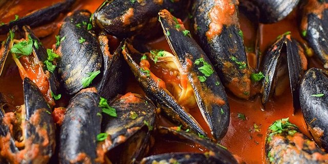 Zuppa de Mussels w/ Marinara Sauce