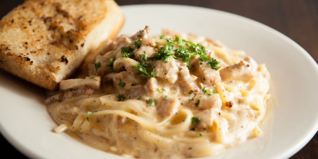 Chicken Alfredo Tray