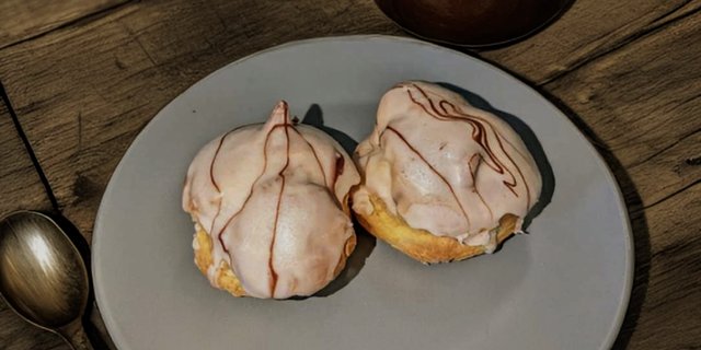 Vanilla Profiteroles Tray