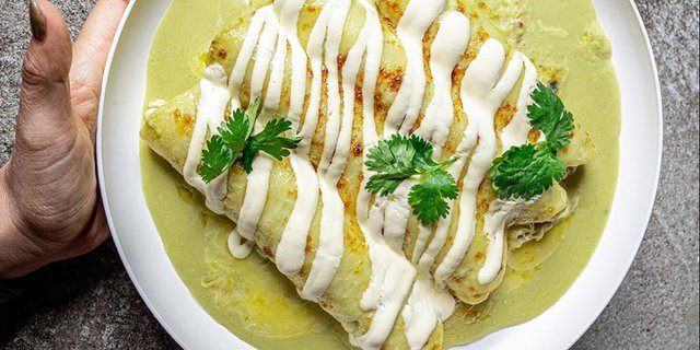 Enchiladas Suizas Tray