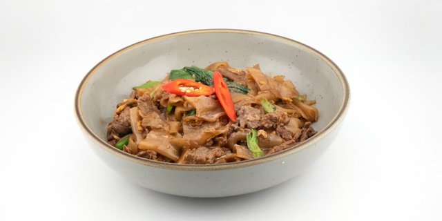 Pad See Ew W/ Beef