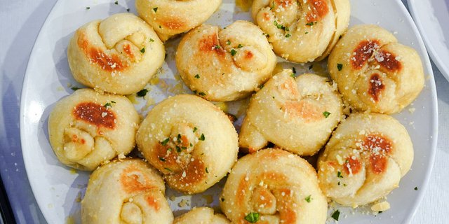 Garlic Knots