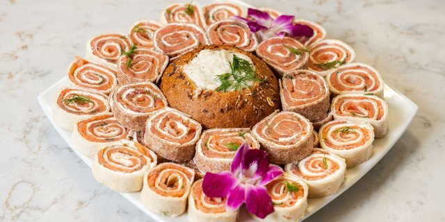 Smoked Salmon & Cream Cheese Pinwheels