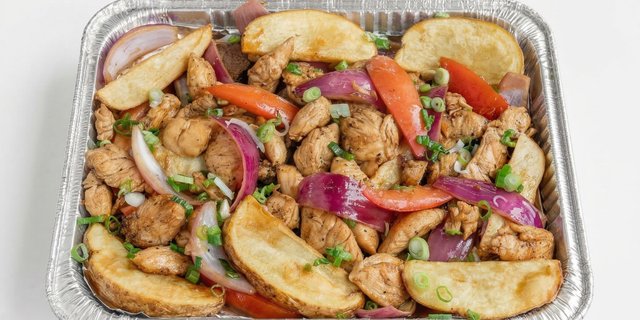 Saltado de Pollo