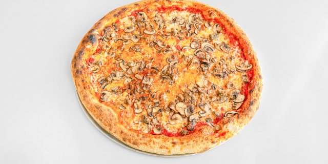 20" Sausage & Mushroom Pizza