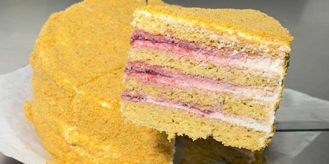 Honey-Cherry Cake
